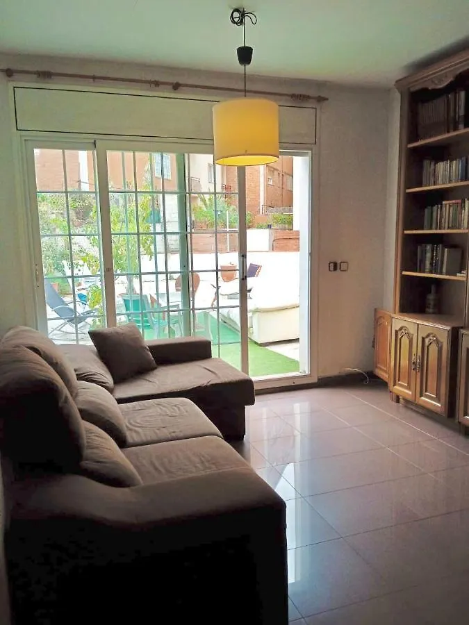 Casa En Barcelona Con Parrillero Villa